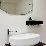 Lucie, 4 A 8 Personnes Villa