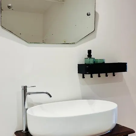 Lucie, 4 à 8 Personnes Villa